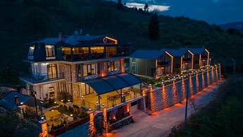 Poison Garden Suite & SPA