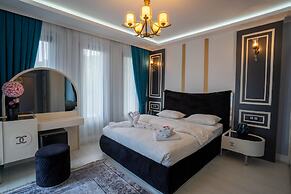 Poison Garden Suite & SPA