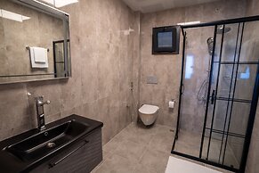 Poison Garden Suite & SPA