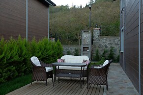 Poison Garden Suite & SPA