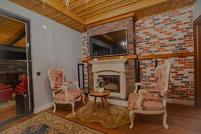 Poison Garden Suite & SPA