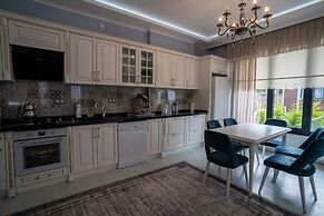 Poison Garden Suite & SPA