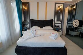 Poison Garden Suite & SPA