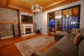 Poison Garden Suite & SPA