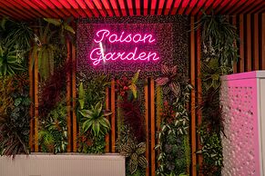 Poison Garden Suite & SPA