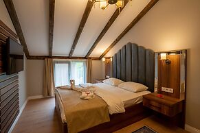 Poison Garden Suite & SPA