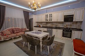 Poison Garden Suite & SPA