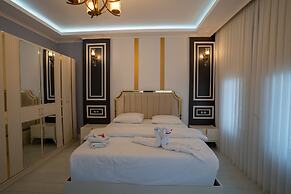 Poison Garden Suite & SPA