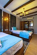 Poison Garden Suite & SPA