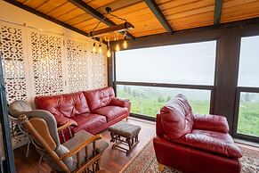 Poison Garden Suite & SPA