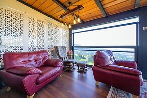 Poison Garden Suite & SPA