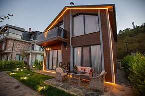 Poison Garden Suite & SPA