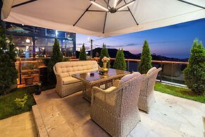Poison Garden Suite & SPA