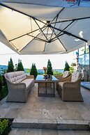 Poison Garden Suite & SPA