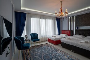 Poison Garden Suite & SPA