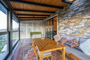 Poison Garden Suite & SPA