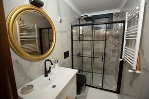 Poison Garden Suite & SPA