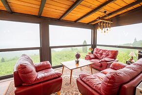 Poison Garden Suite & SPA