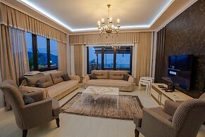 Poison Garden Suite & SPA