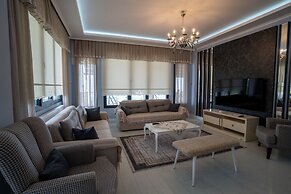 Poison Garden Suite & SPA