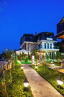 Poison Garden Suite & SPA