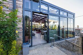 Poison Garden Suite & SPA