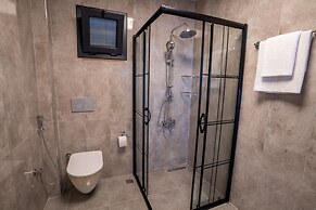 Poison Garden Suite & SPA