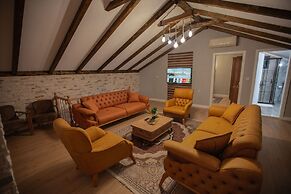 Poison Garden Suite & SPA