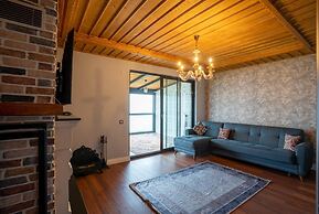 Poison Garden Suite & SPA