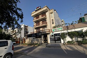 Treebo Nearmi Bell House