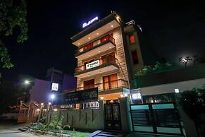 Treebo Nearmi Bell House