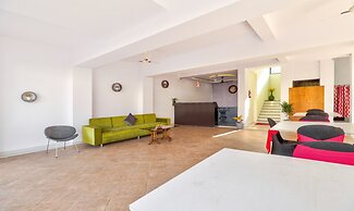 Itsy Hotels Carnival Inn