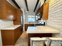 Atrium Palm Springs - Gay Men's Resort