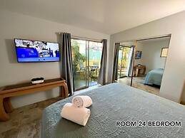 Atrium Palm Springs - Gay Men's Resort