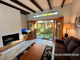 Atrium Palm Springs - Gay Men's Resort