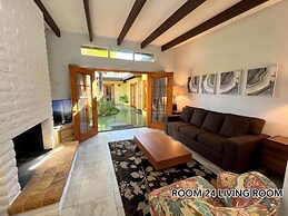 Atrium Palm Springs - Gay Men's Resort