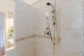 Regina Beach Villa by the Beach in Marina di Piet