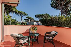 Regina Beach Villa by the Beach in Marina di Piet