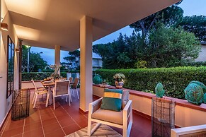 Regina Beach Villa by the Beach in Marina di Piet