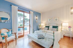 Regina Beach Villa by the Beach in Marina di Piet