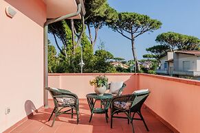 Regina Beach Villa by the Beach in Marina di Piet