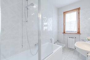 Regina Beach Villa by the Beach in Marina di Piet