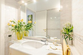 Regina Beach Villa by the Beach in Marina di Piet