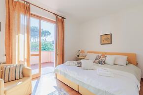Regina Beach Villa by the Beach in Marina di Piet