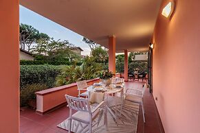 Regina Beach Villa by the Beach in Marina di Piet