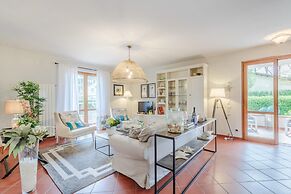 Regina Beach Villa by the Beach in Marina di Piet