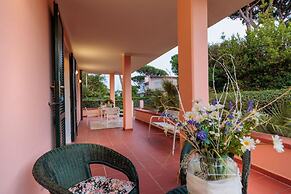 Regina Beach Villa by the Beach in Marina di Piet