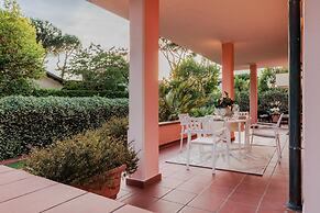 Regina Beach Villa by the Beach in Marina di Piet