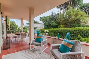 Regina Beach Villa by the Beach in Marina di Piet