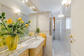 Regina Beach Villa by the Beach in Marina di Piet